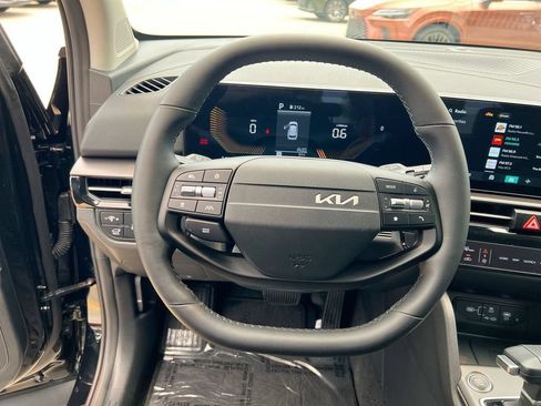 Used 2026 Kia Sportage EX FWD image 13