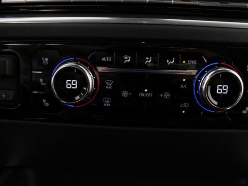 New 2026 GMC Sierra 2500 SLT AWD/4WD image 6