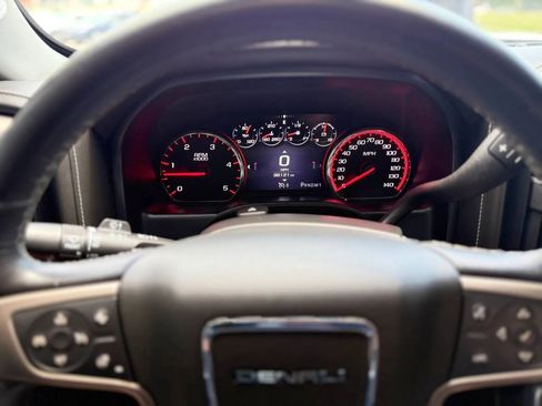 Used 2016 GMC Sierra 2500 Denali w/ Duramax Plus Package AWD/4WD image 20