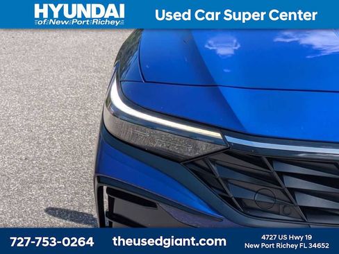 Certified 2025 Hyundai Elantra SEL FWD image 9