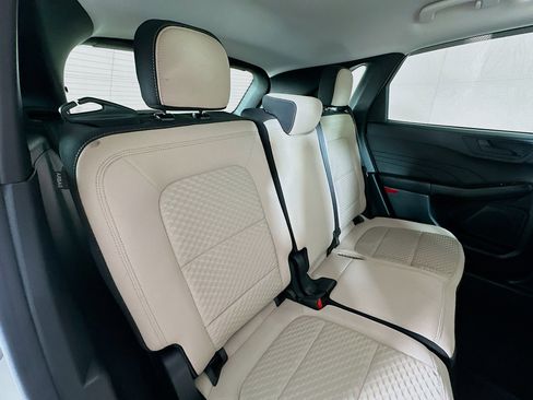 Used 2022 Ford Escape SE w/ Cold Weather Package image 25