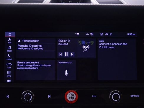Certified 2025 Porsche Macan AWD/4WD image 27