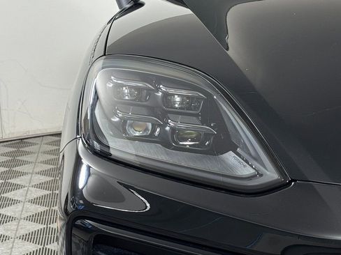 Certified 2026 Porsche Cayenne AWD/4WD image 11
