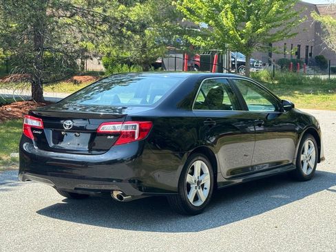 Used 2014 Toyota Camry SE FWD image 6