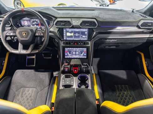 Used 2024 Lamborghini Urus Performante AWD/4WD image 51