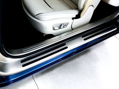 Certified 2019 Rolls-Royce Wraith RWD image 19