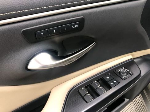 Used 2021 Lexus ES 250 w/ Premium Package AWD/4WD image 14