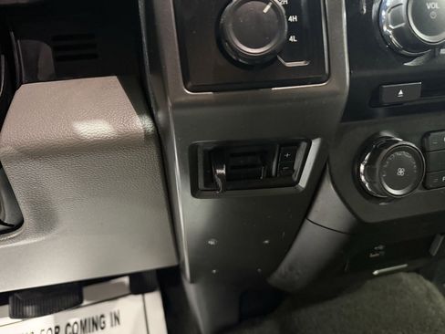 Used 2017 Ford F550 XLT w/ XLT Value Package image 40