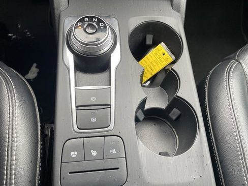 Used 2021 Ford Escape Titanium image 31