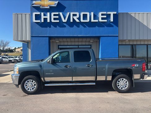 Used 2012 Chevrolet Silverado 3500 LT image 1