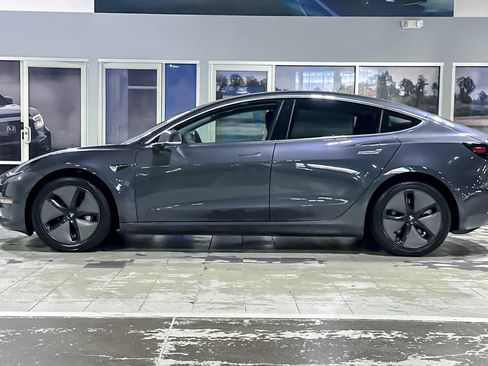 Used 2018 Tesla Model 3 Long Range image 2