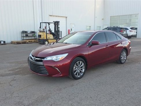 Used 2017 Toyota Camry XLE w/ Moonroof Package image 2