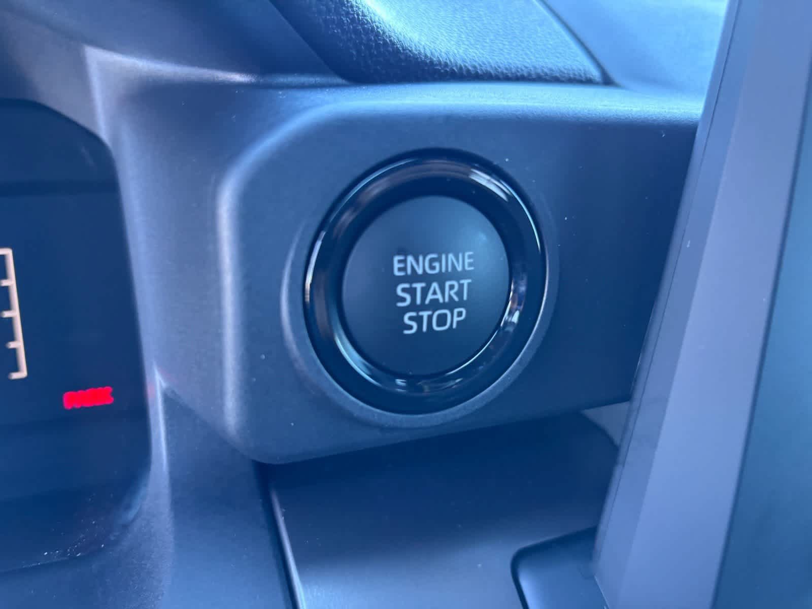 Used 2025 Toyota Tacoma SR5 AWD/4WD image 27