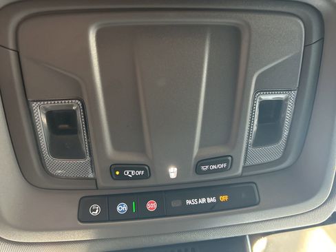 Used 2024 GMC Sierra 1500 SLT image 25