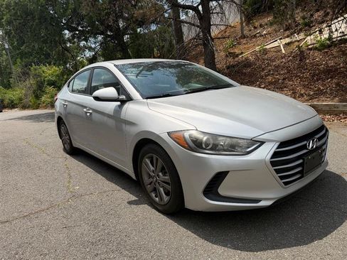 Used 2018 Hyundai Elantra SEL FWD image 9
