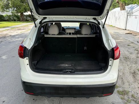 Used 2018 Nissan Rogue Sport SV w/ SV Technology Package FWD image 10