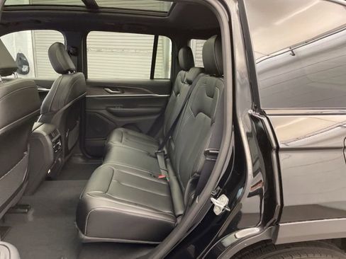 New 2025 Jeep Grand Cherokee Limited AWD/4WD image 17