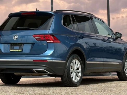 Used 2018 Volkswagen Tiguan SE w/ Panoramic Sunroof Package image 13