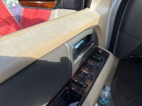 Used 2012 Ford Expedition XLT image 3