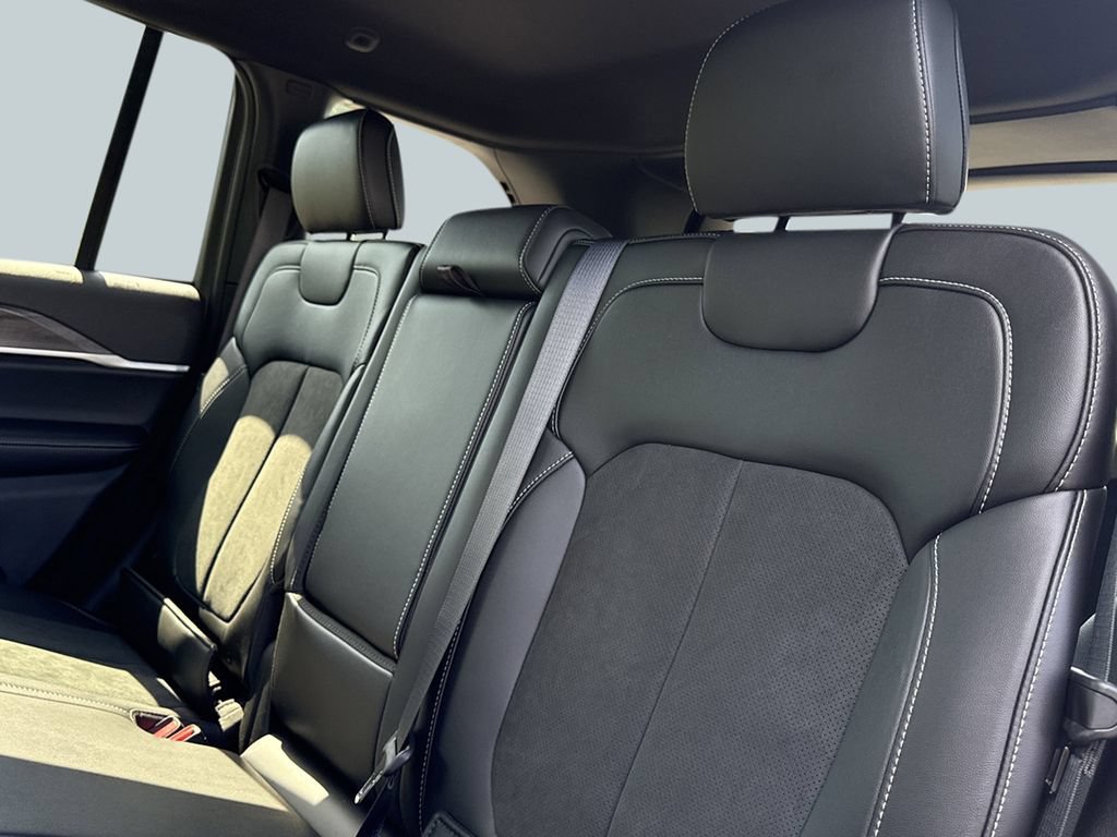New 2026 Jeep Grand Cherokee Altitude RWD image 26