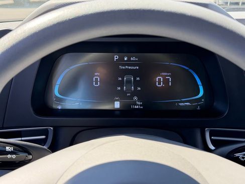 Used 2025 Hyundai Elantra SE image 13