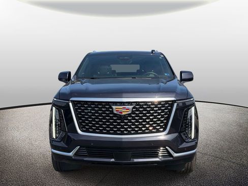 Certified 2025 Cadillac Escalade Premium Luxury AWD/4WD image 8
