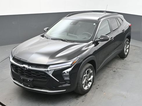 New 2026 Chevrolet Trax LT w/ Driver Confidence Package FWD image 30