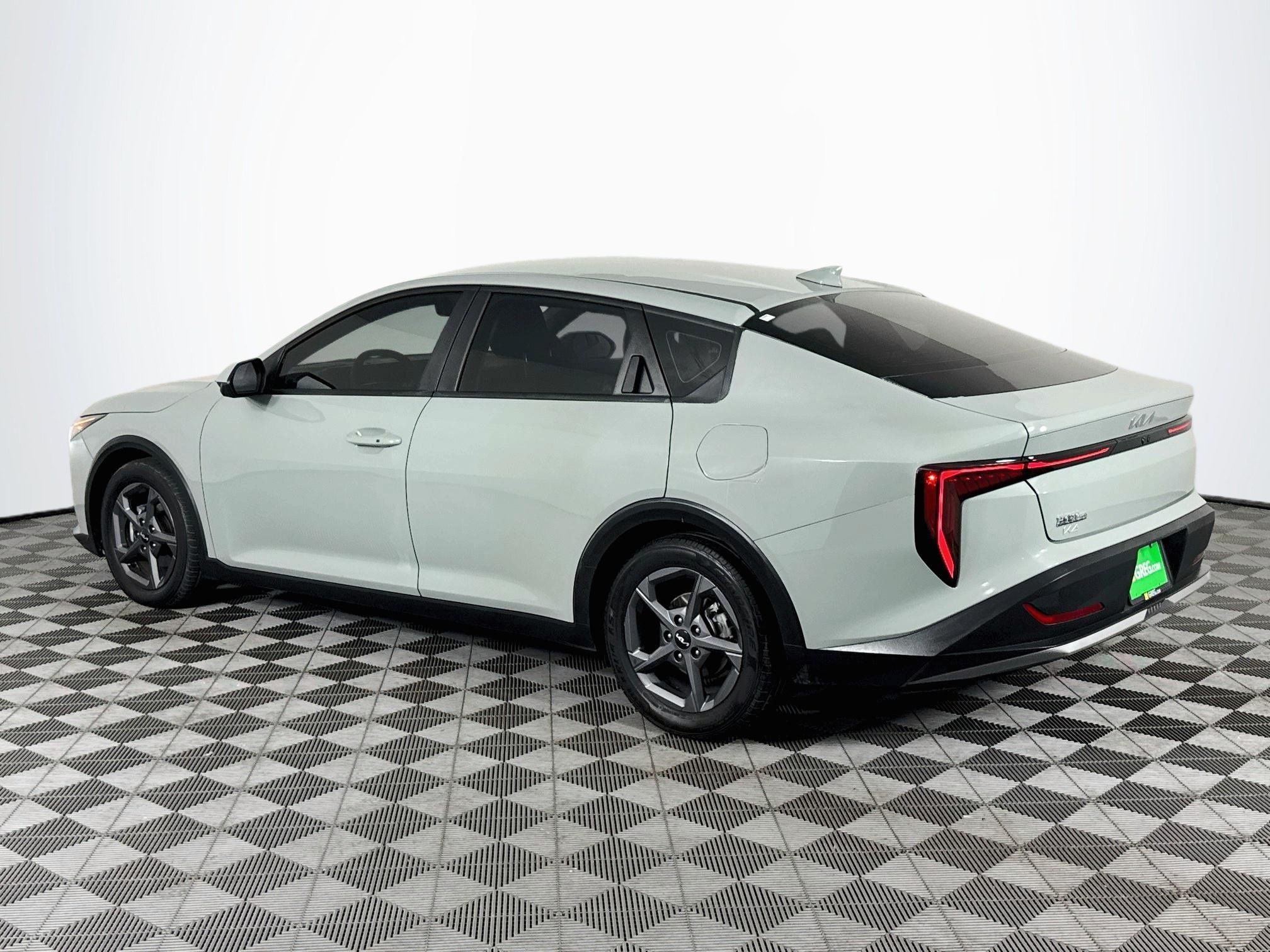 Used 2025 Kia K4 FWD image 6