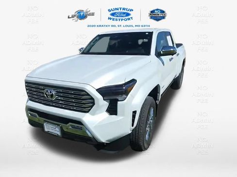 Used 2025 Toyota Tacoma Limited AWD/4WD image 67