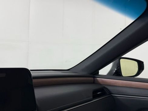 Certified 2025 Lexus ES 300h w/ Premium Package image 21