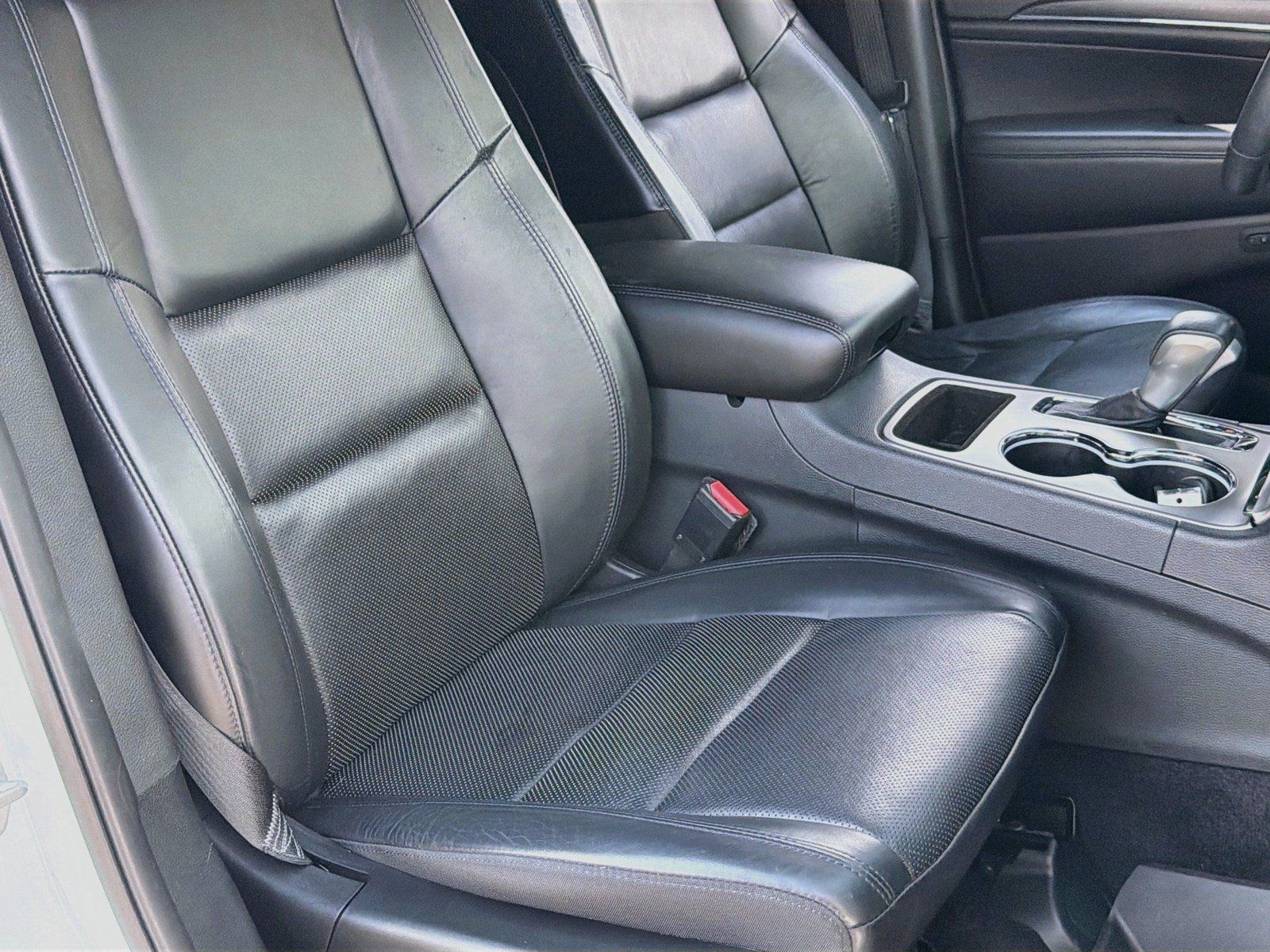 Used 2018 Jeep Grand Cherokee Limited w/ Luxury Group II RWD image 25
