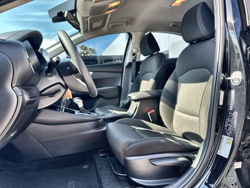Used 2023 Kia Forte LXS image 3