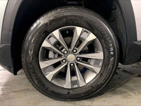Used 2026 Chevrolet Equinox LT FWD image 9