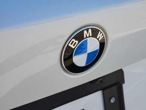 Used 2023 BMW X5 xDrive40i w/ Executive Package image 12