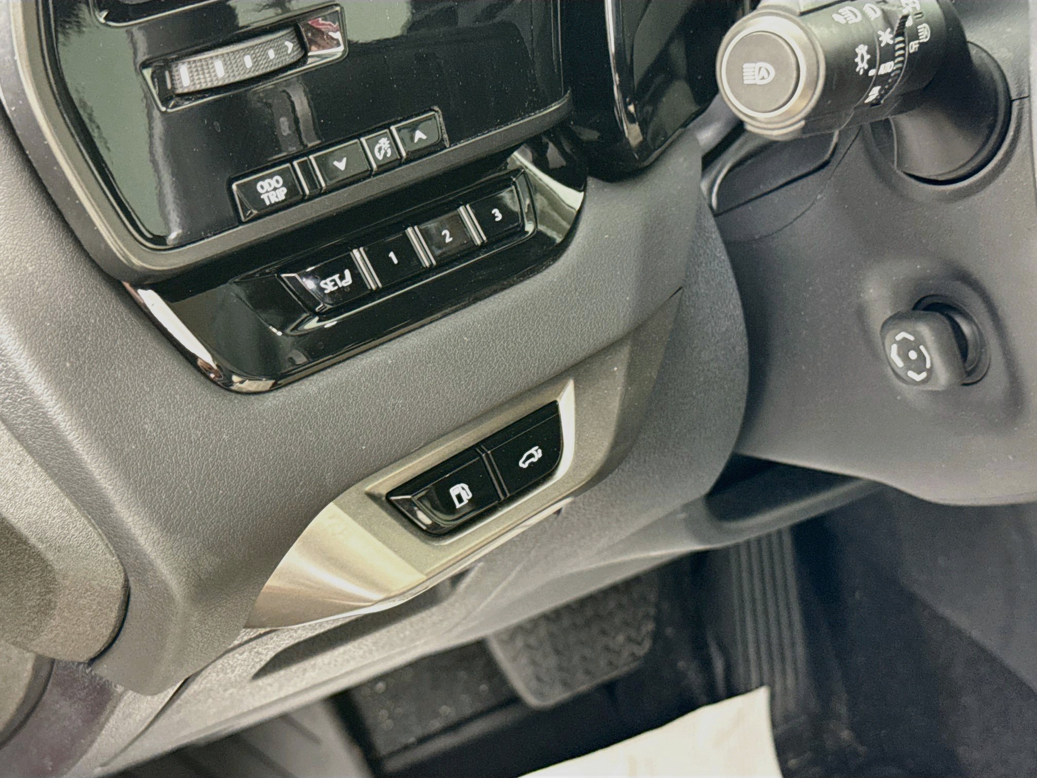 Used 2023 Lexus RX 350 AWD w/ Accessory Package (Z1) image 11