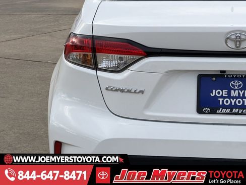 Certified 2025 Toyota Corolla LE image 10