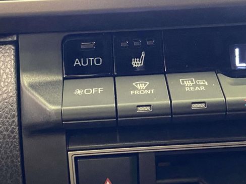 Used 2025 Toyota Camry SE w/ Multimedia Upgrade Package image 27