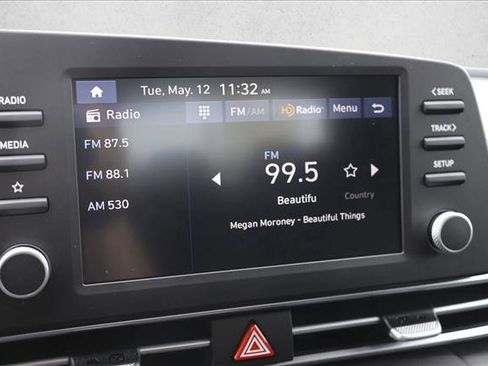 New 2026 Hyundai Elantra SE FWD image 17