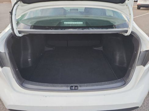 Used 2021 Toyota Corolla LE image 33