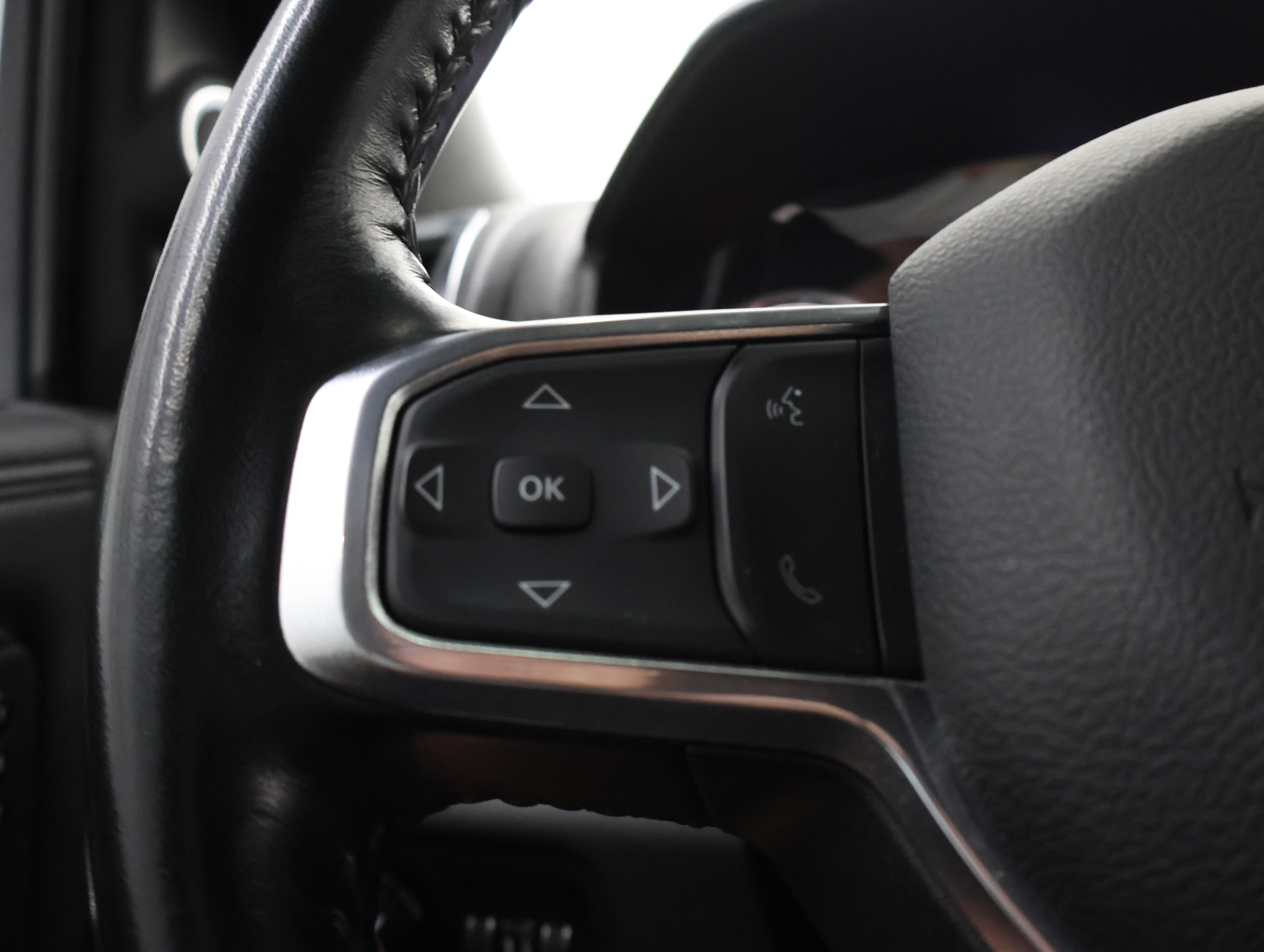 Used 2023 RAM 3500 Laramie AWD/4WD image 15