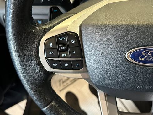 Used 2020 Ford Explorer XLT w/ Equipment Group 202A AWD/4WD image 10