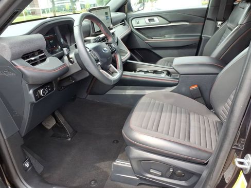 Used 2025 Ford Explorer ST-Line AWD/4WD image 10