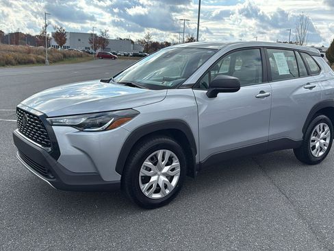 Used 2022 Toyota Corolla Cross L image 13