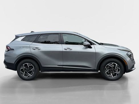Used 2025 Kia Sportage LX FWD image 3