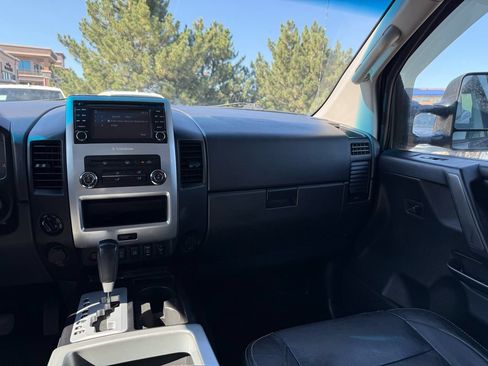 Used 2014 Nissan Titan PRO-4X AWD/4WD image 24