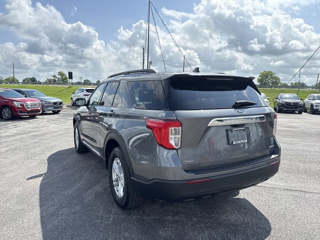 Used 2023 Ford Explorer XLT AWD/4WD image 4