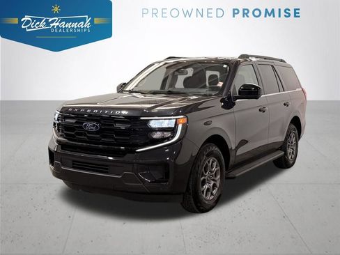 Used 2025 Ford Expedition Active AWD/4WD image 1