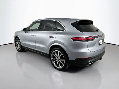 Certified 2023 Porsche Cayenne AWD/4WD image 3