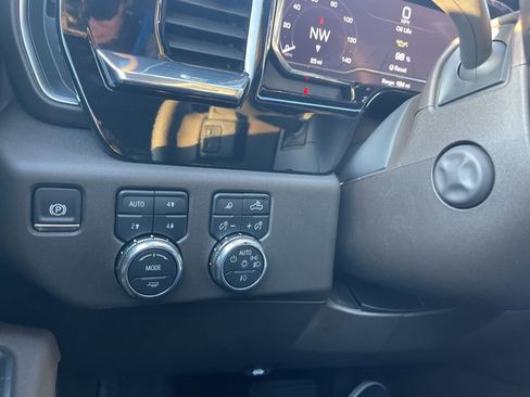 Used 2025 GMC Sierra 1500 SLT w/ SLT Premium Plus Package image 27