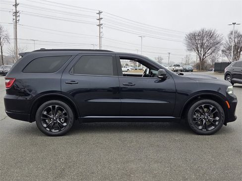 Used 2024 Dodge Durango GT image 3